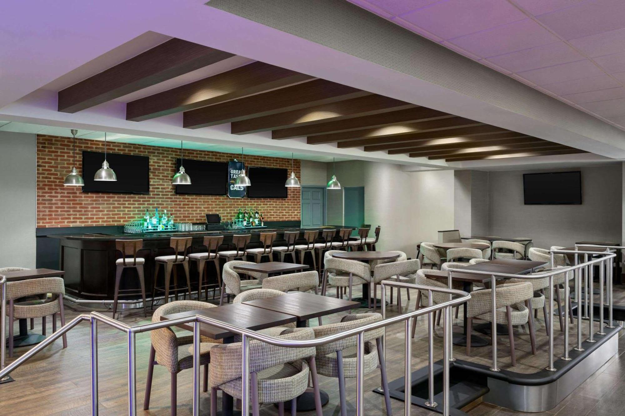 Wyndham Garden Inn Pittsburgh Airport Robinson Township  Bagian luar foto
