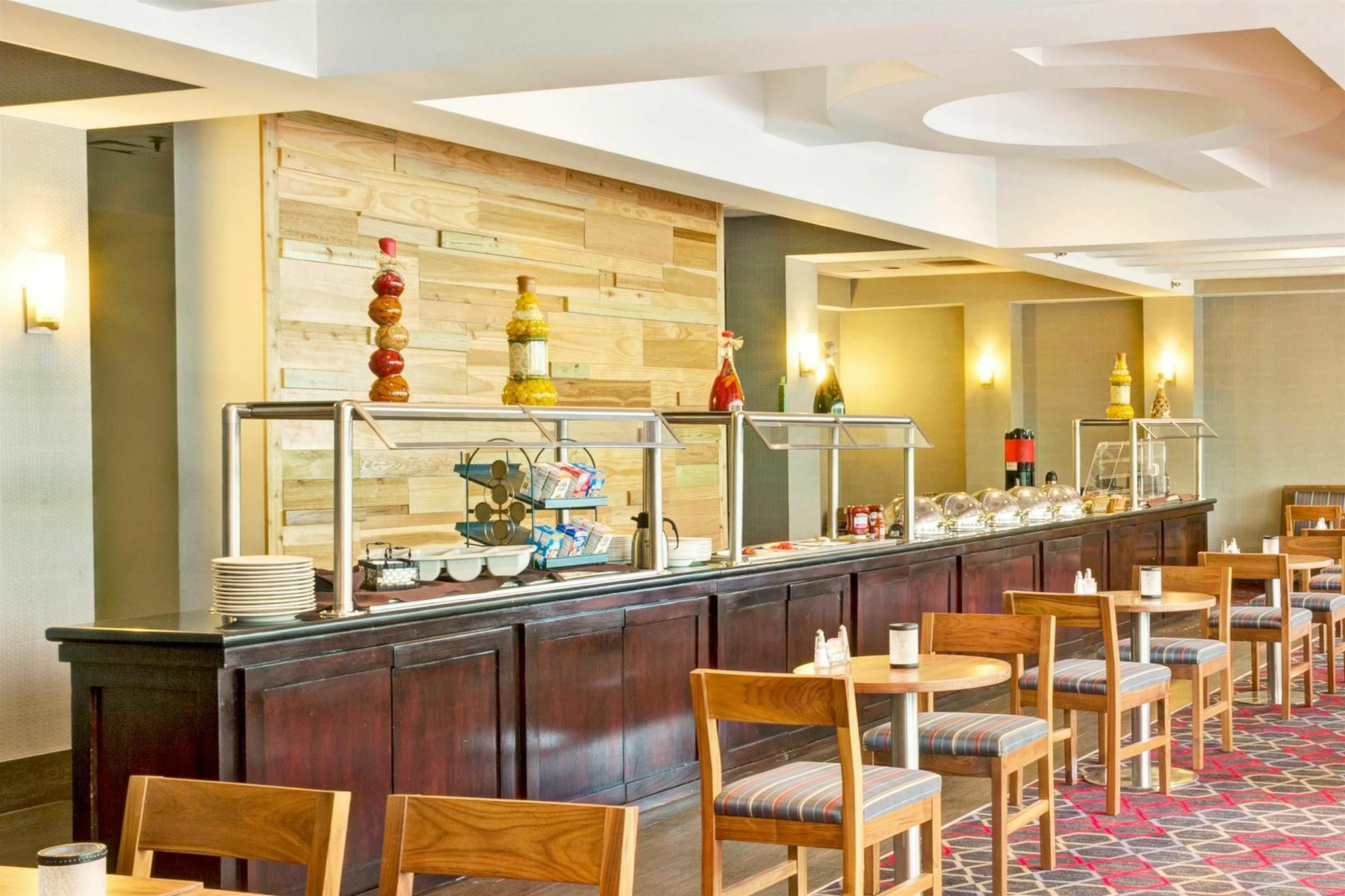 Wyndham Garden Inn Pittsburgh Airport Robinson Township  Bagian luar foto